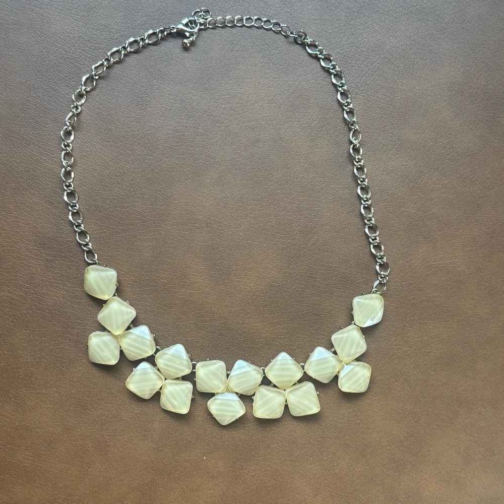Costume Jewelry - Necklace